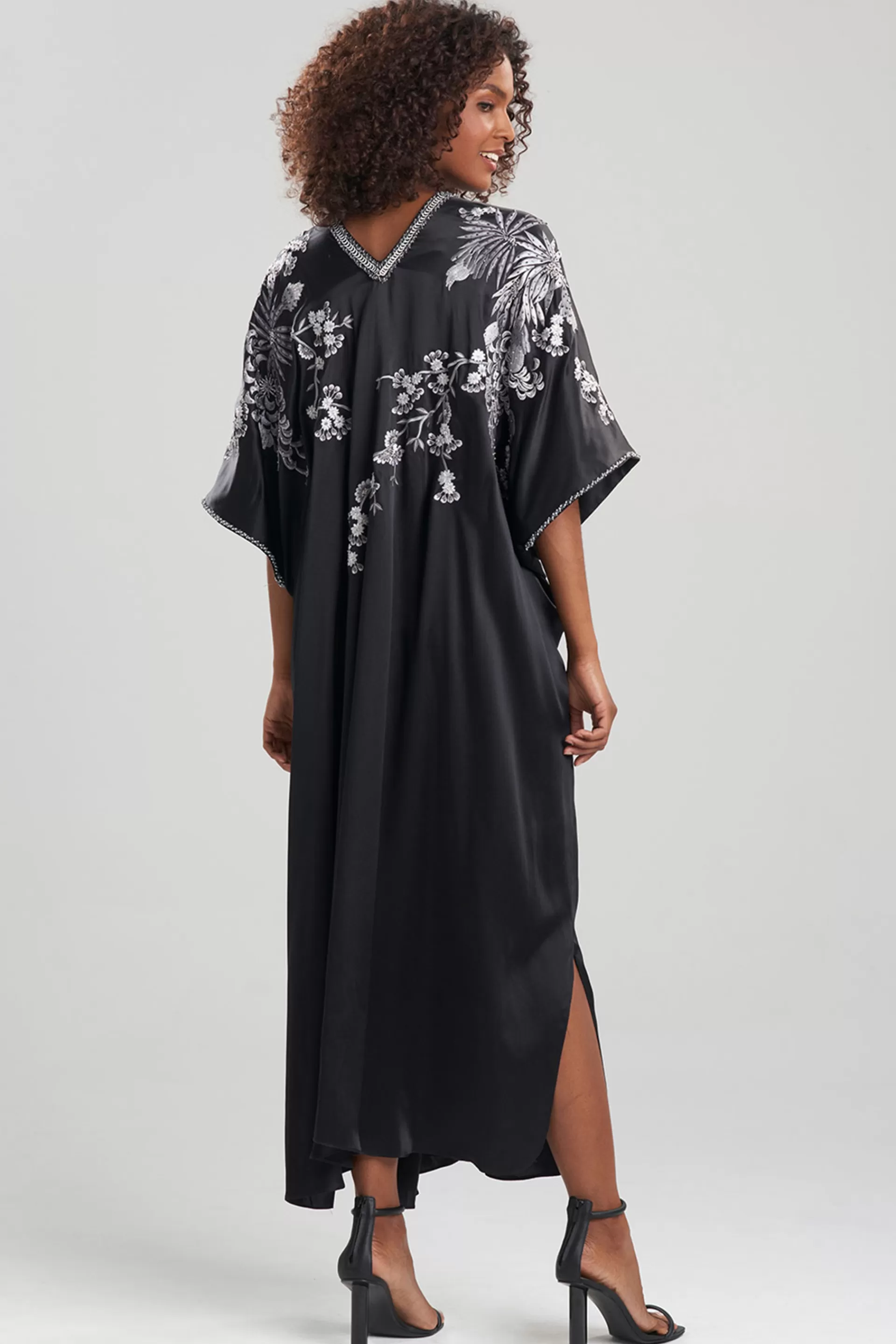 Natori Couture Caftans<Couture Silk Embroidered Caftan Black