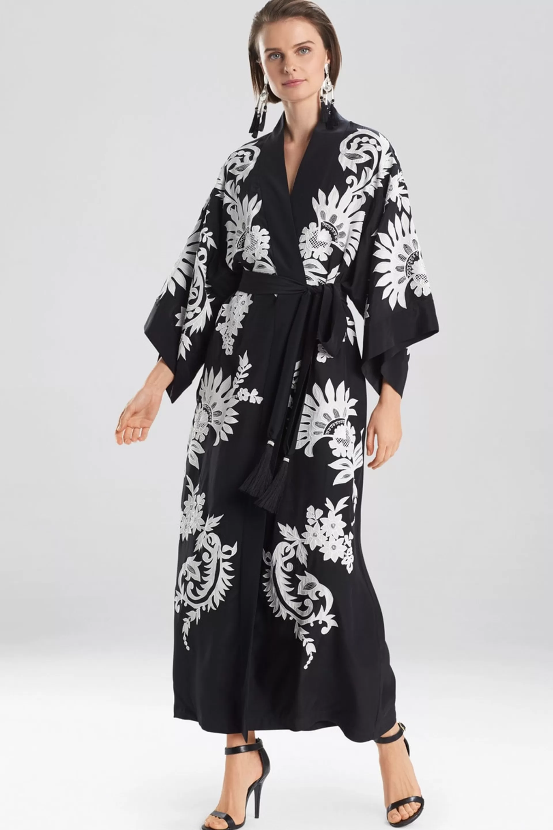 Natori Robes & Kimonos | Couture Robes<Couture Mantilla Scroll Embroidery Robe Black