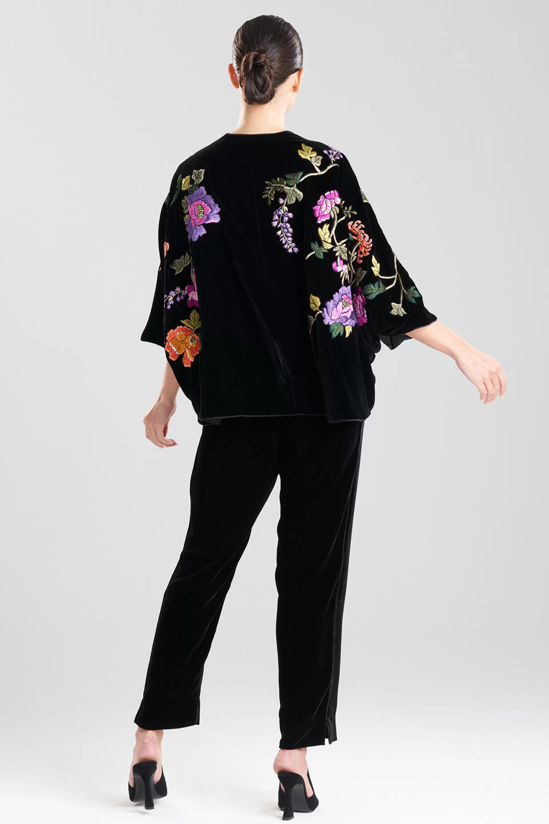 Natori Jackets & Outerwear | Couture Tops<Couture Velvet Cocoon Embroidered Topper Black