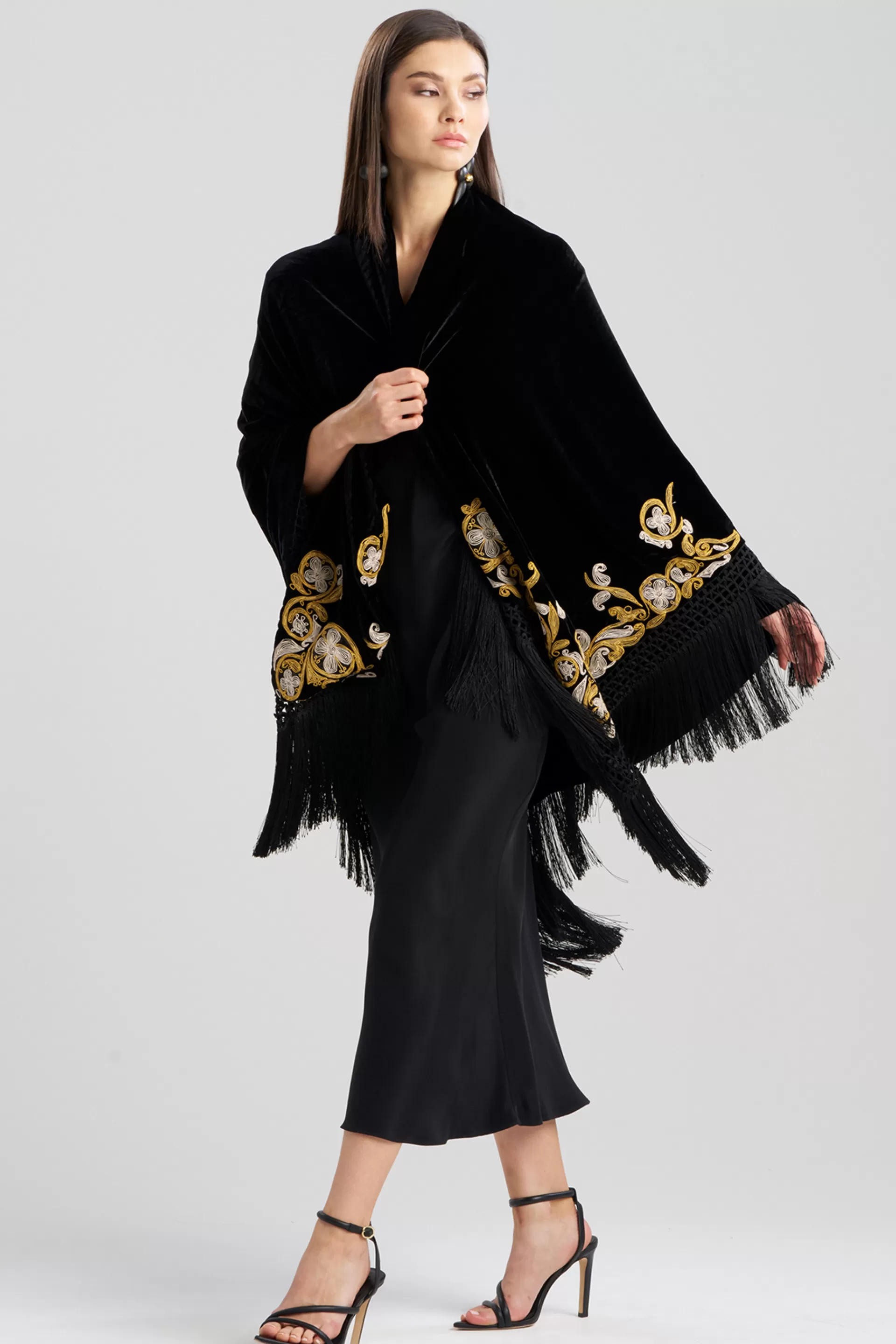 Natori Couture Coats | Scarves & Shawls<Couture Velvet Embroidered Fringe Shawl Black