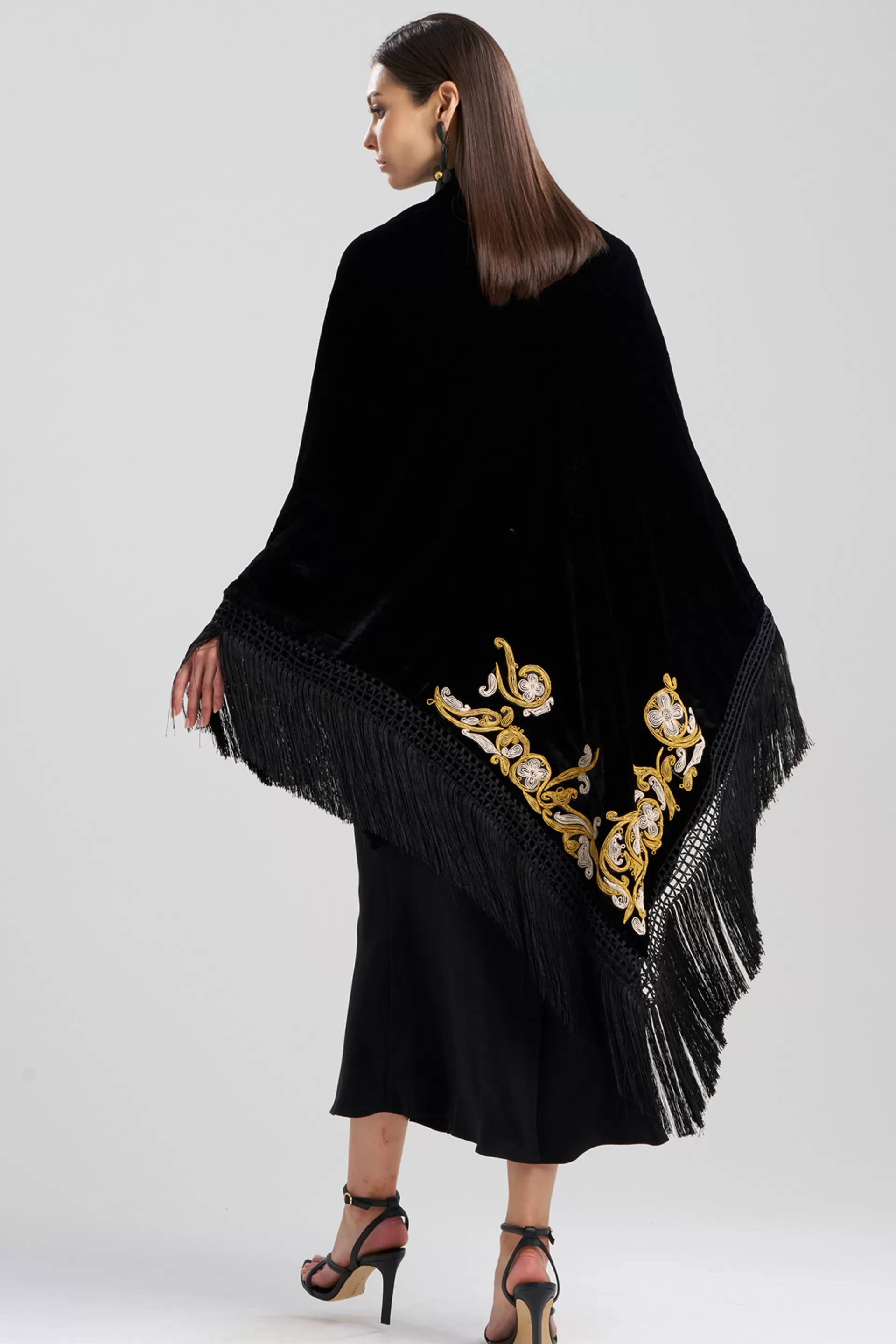 Natori Couture Coats | Scarves & Shawls<Couture Velvet Embroidered Fringe Shawl Black