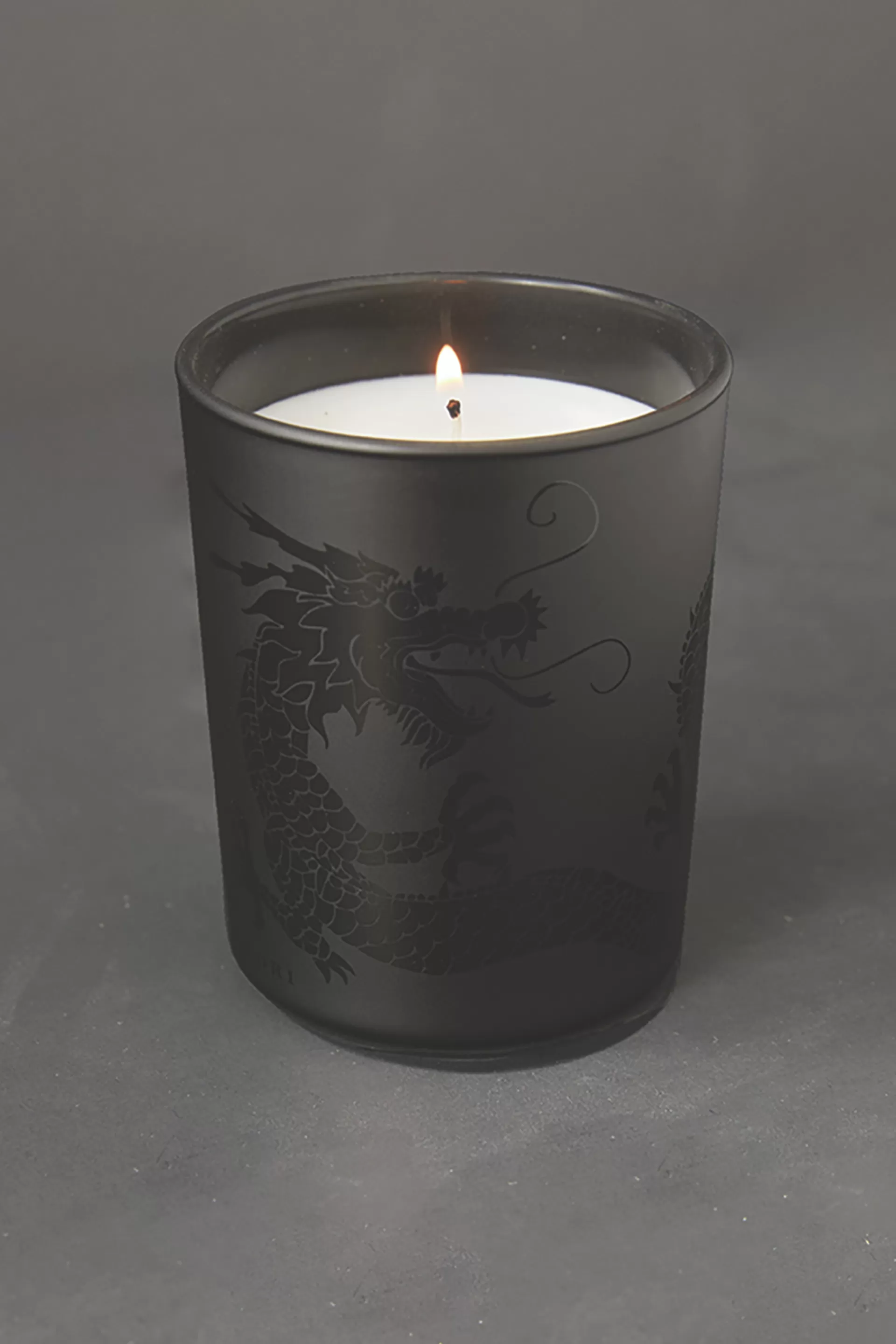 Natori Home Accents<Dragon Etched Candle Black