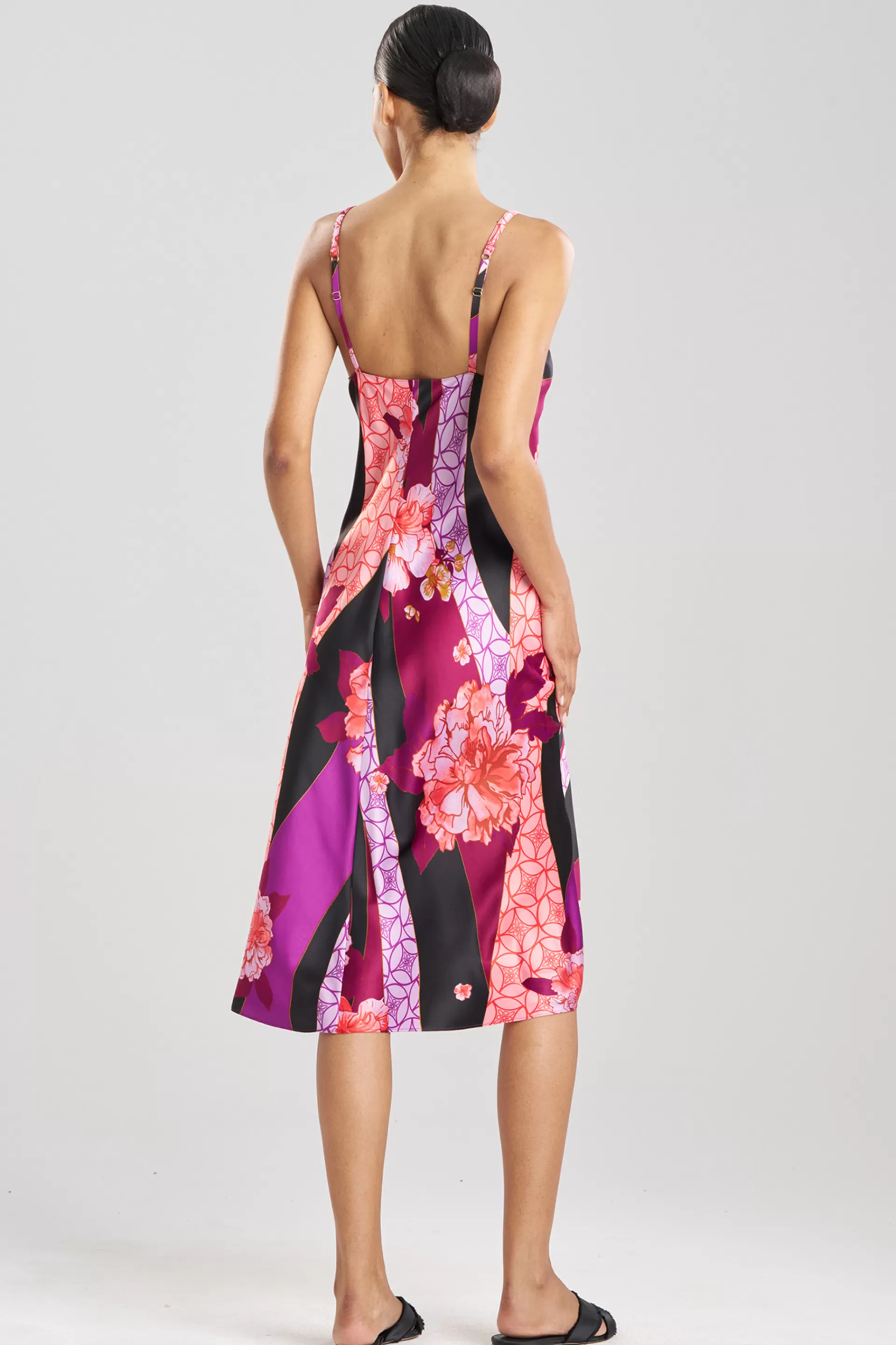 Natori Gowns<Floral Tapestry Satin Gown