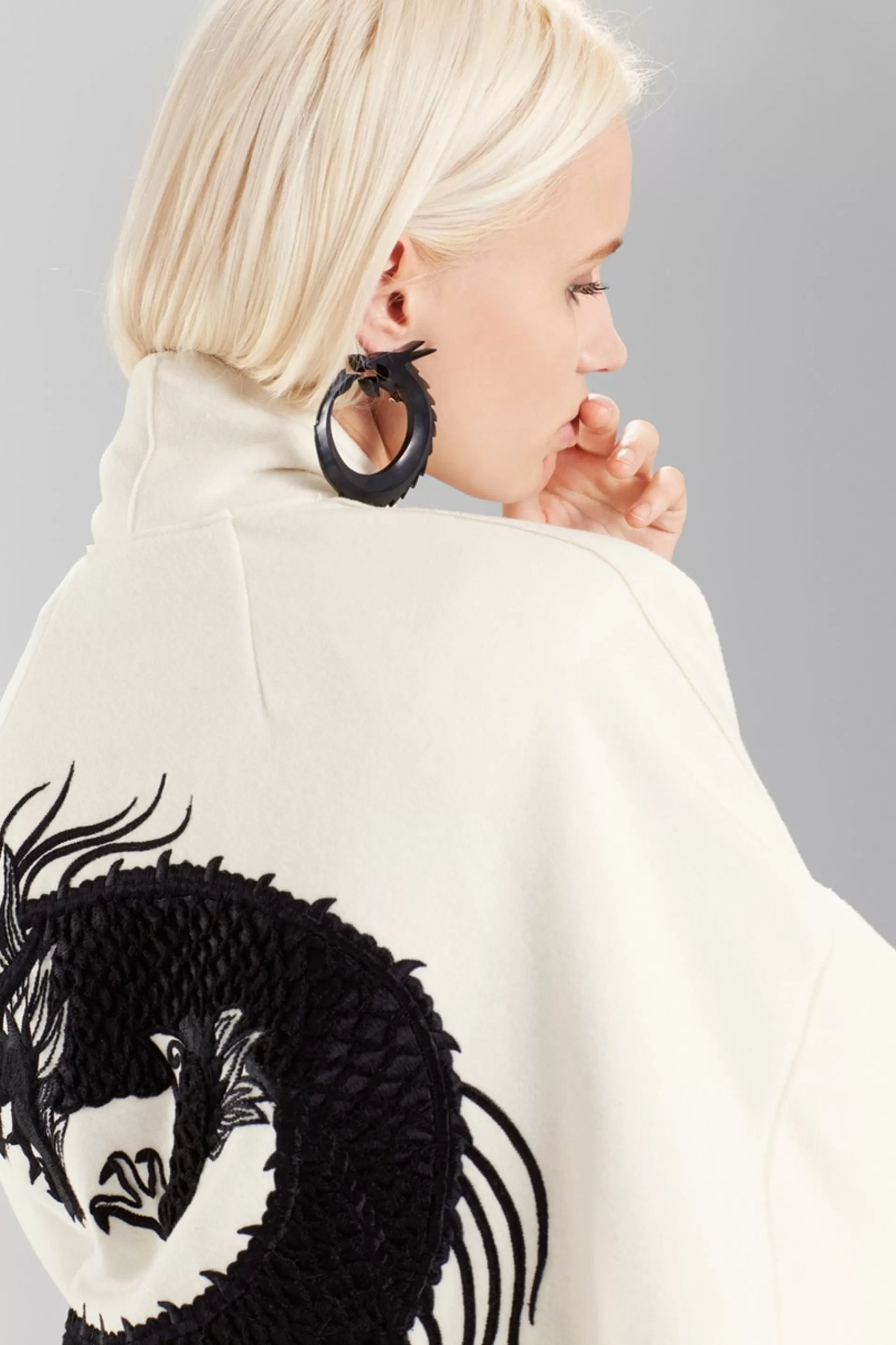 Natori Earrings<Horn Dragon Clip Earrings Ebony