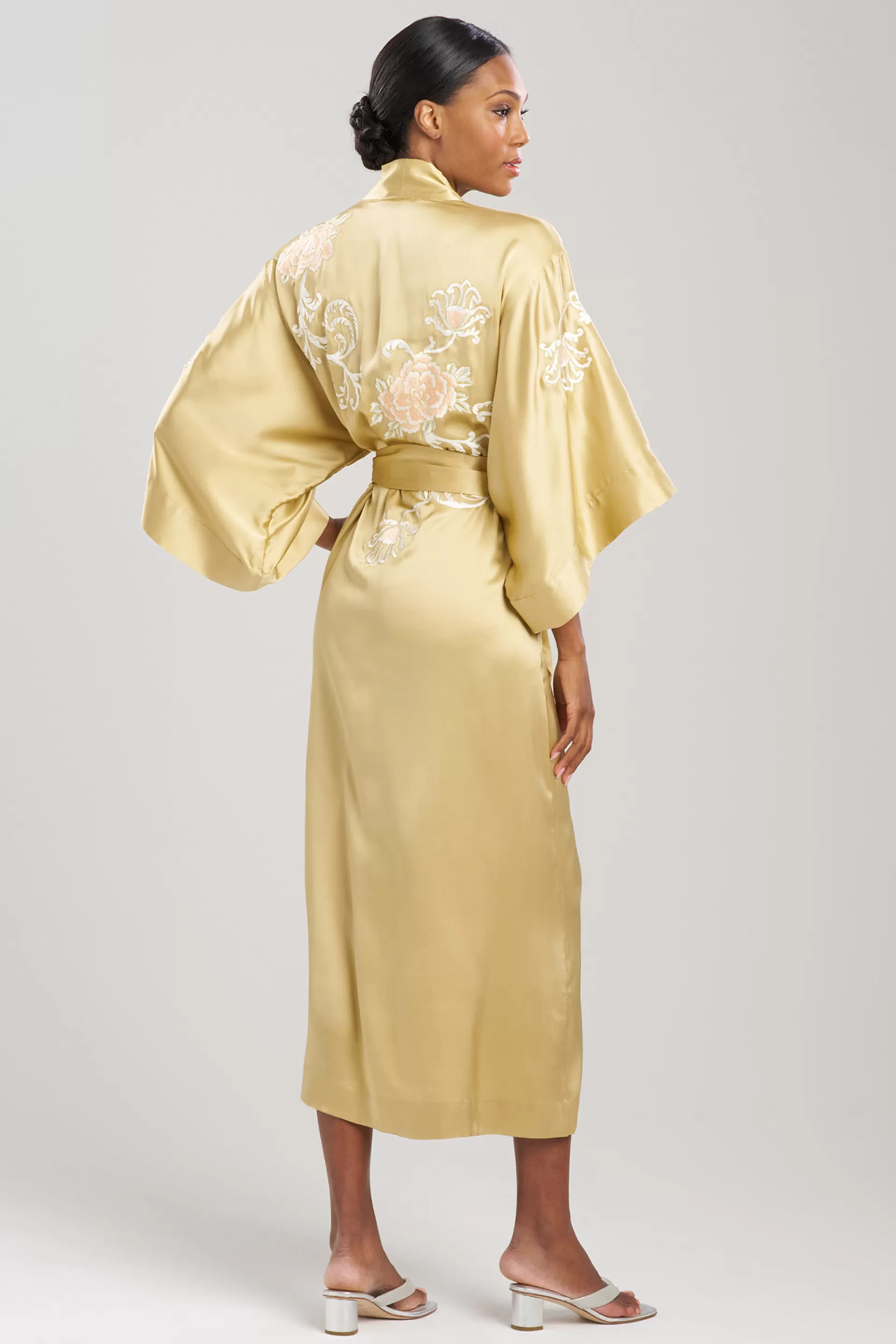 Natori Robes & Kimonos<Key Essentials Embroidered Floral Scroll Tassel Silk Robe Medallion Gold