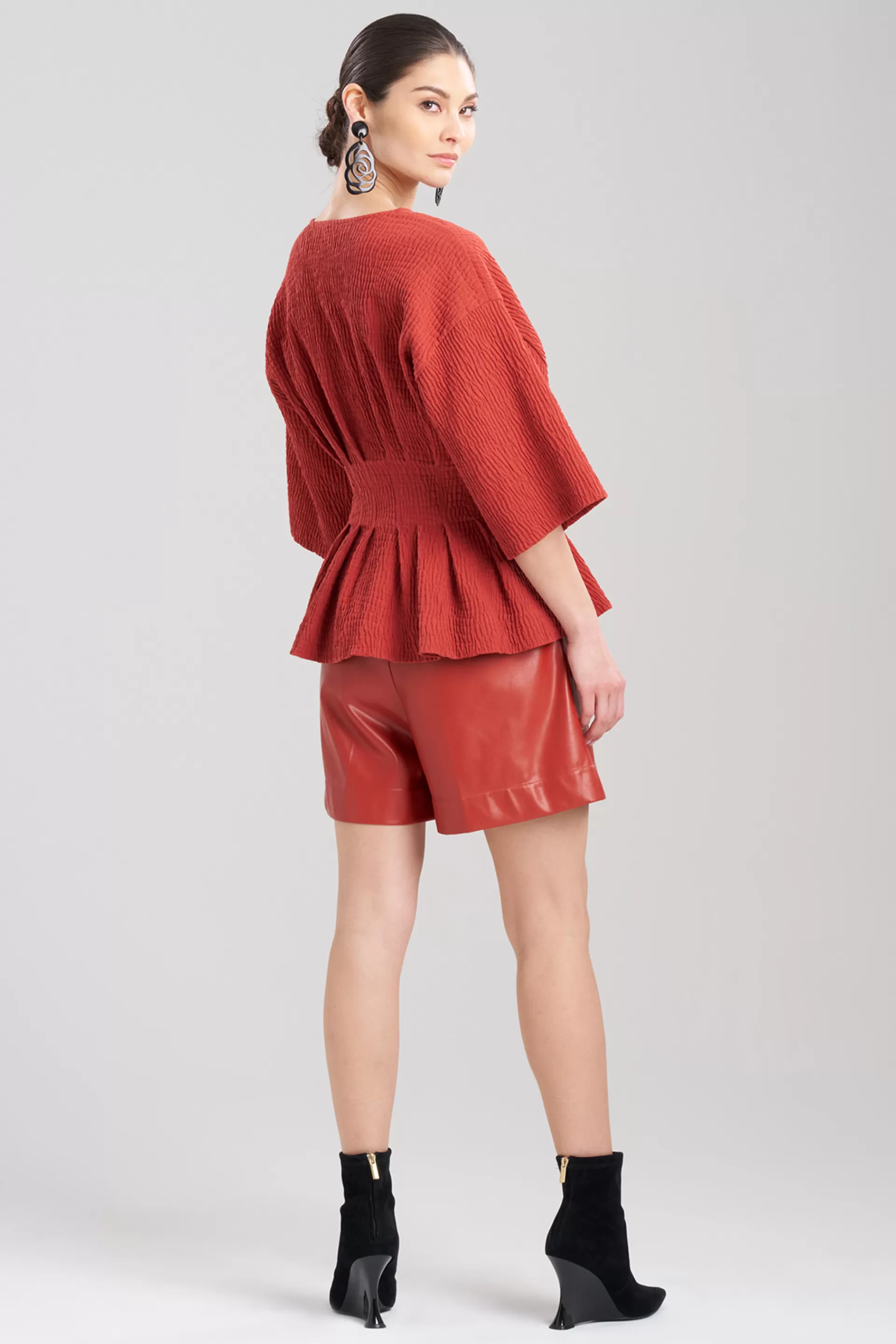 Natori Tops, Shirts & Tunics<Textured Cotton Jacquard Pleated Peplum Top