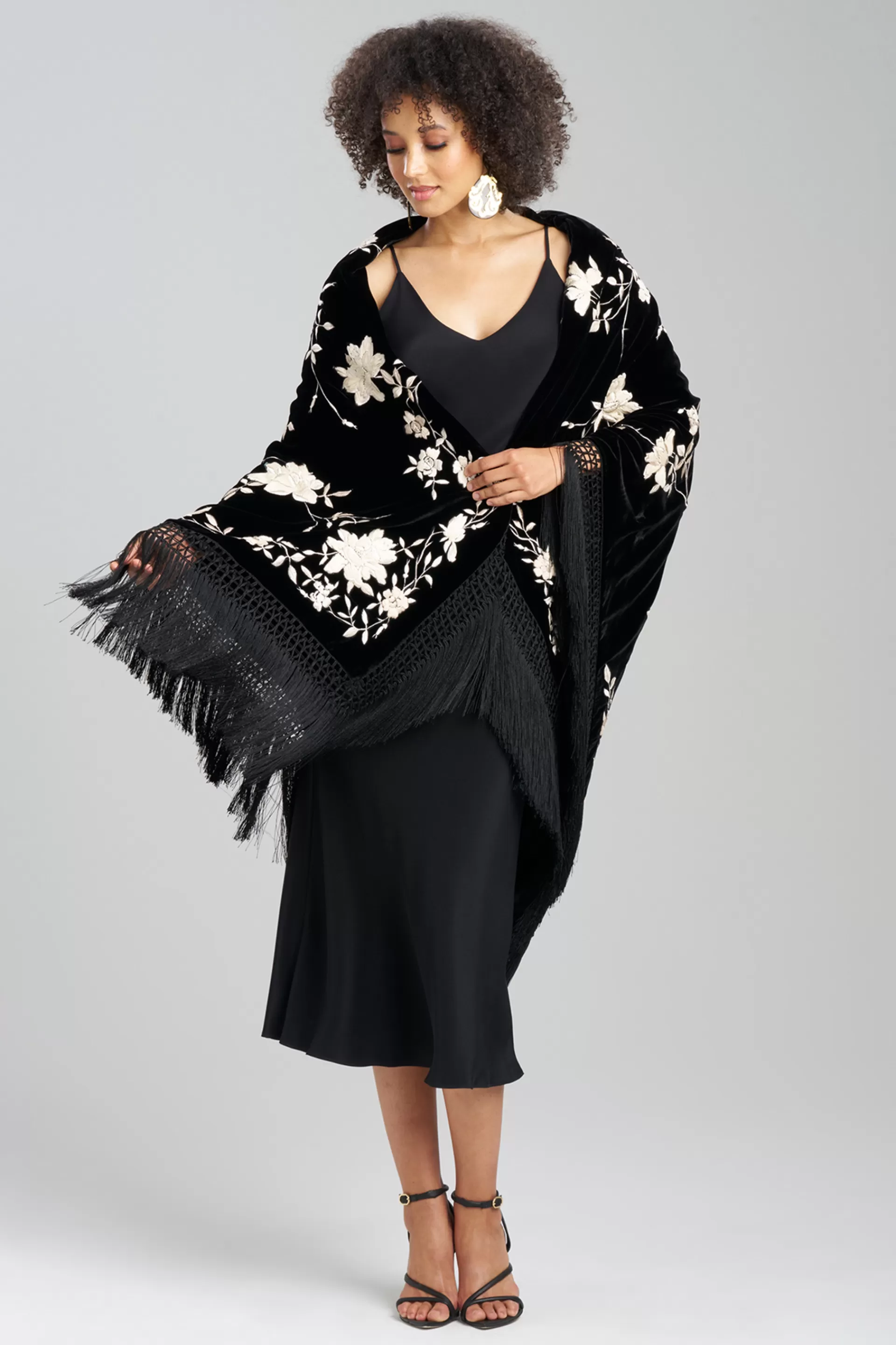 Natori Scarves & Shawls<Velvet Silk Embroidered Shawl Black